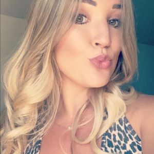 Meet your Posher, Danielle